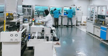 長虹 “智改數轉”蝶變記，電子材料生產煥新篇